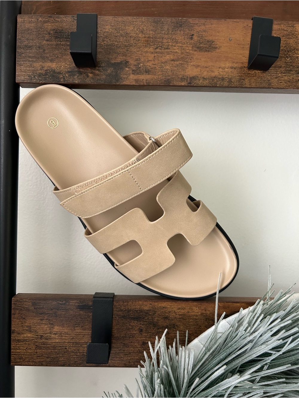 Women’s Neutral Slide Sandals in Beige size 9